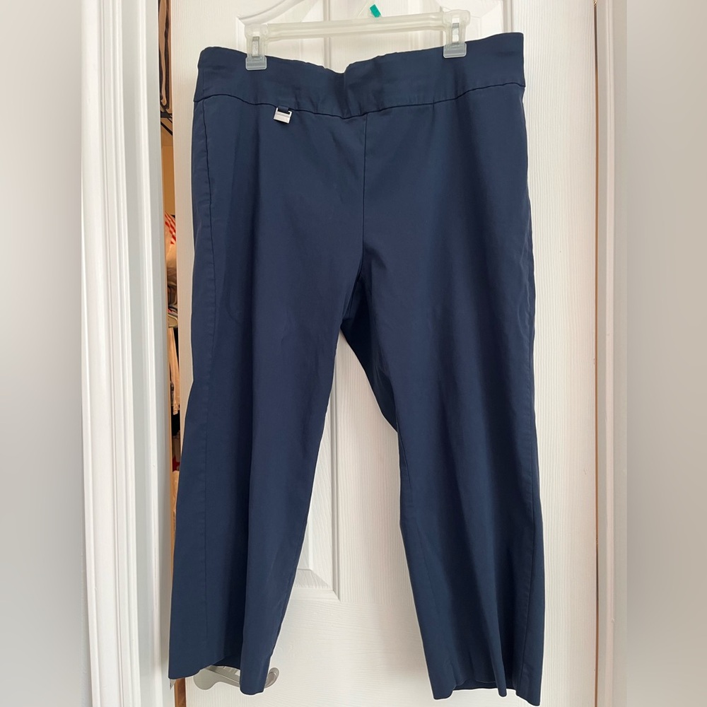 Two (2) Macy’s Alfani Plus Size Stretch Capris Size 18W
